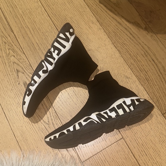 Women’s Balenciaga Runners (size 39EUR/9USA) - Picture 2 of 7